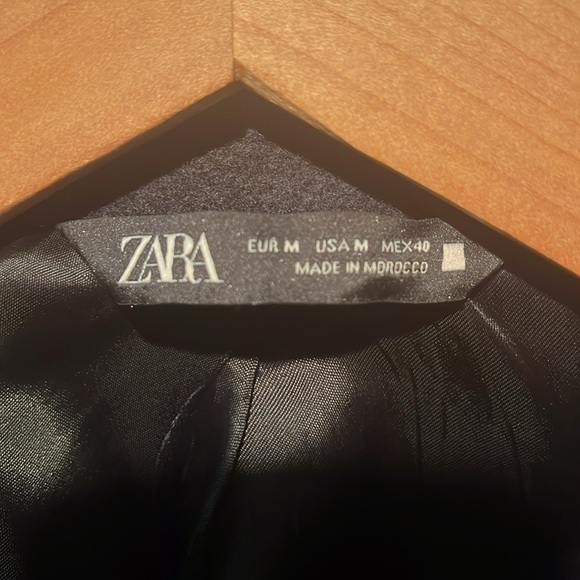 Navy wool peacoat. Size M.  Very heavy and warm and beautiful coat - Picture 2 of 3